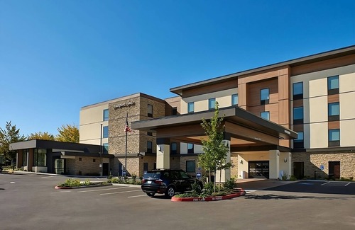 Sherwood - Tualatin North Hotel | 4 Welcoming Rooms w/Indoor Pool, Free Parking + Free Hot Breakfast