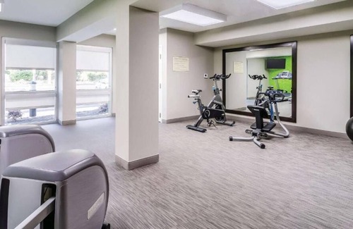 Myrtle Beach Hotel | 4 x 2 Double Beds Deluxe Rm at La Quinta Inn by Wyndham Myrtle Beach-N Kings Hwy