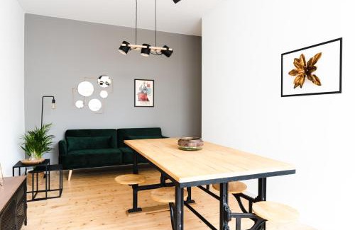 Friedrichshain Apartment | 4-Zi Urban Design 120m² BRANDNEW 200Mbit