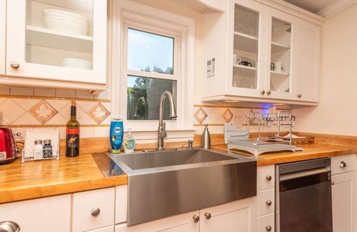 Moravian Falls House | 40 Acres w/Waterfalls, Vineyard, Stream, 5 bedroom