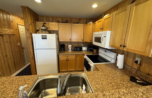 Waubay House | 40 Creek Lodge South - Prime Hunting and Fishing Cabin at Waubay Lake