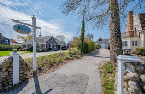 Harwich Port House | 405 Lower County Road Unit 23 Harwich Port - Beach Bungalow