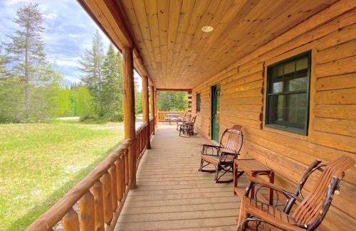 Twin Mountain House | 40PL Log cabin with AC in the heart of the White Mountains less than 10 minutes from Bretton Woods