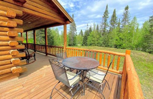 Twin Mountain House | 40PL Log cabin with AC in the heart of the White Mountains less than 10 minutes from Bretton Woods