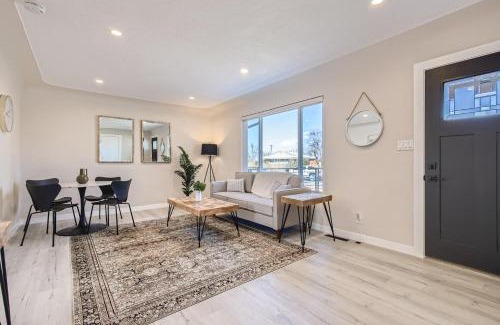 Lakewood House | 411 S Owens St - Lakewood