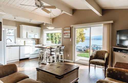 Central Okanagan Apartment | 412 - Lakefront & Dining with Scenic Views