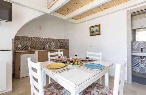 Pezze di Greco Apartment | 4164 Masseria Marcantonio-Scirocco by BarbarHouse