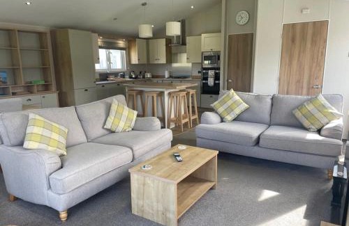 Pevensey Ski Chalet | 42 Woodland Walk Pevensey Bay Holiday Park sleeps 6