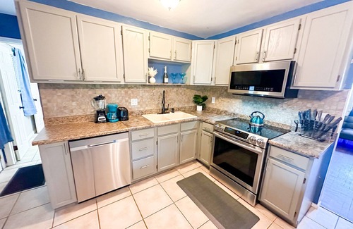 Pueblo House | 420Friendly HotTub Arcade Home