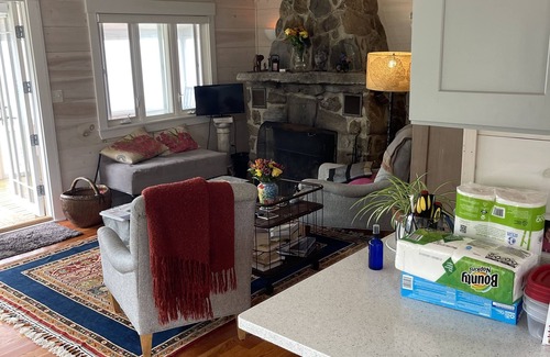 Pemaquid Point Cottage | 45 feet in the cliffs of maine watching sunsets with a fire! And the whales!!!