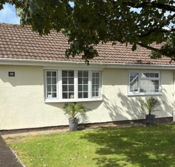 Scurlage House | 46 Gower Holiday Village