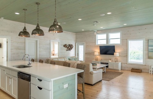 Sand Point House | 474 m² House ∙ 6 bedrooms ∙ 16 guests