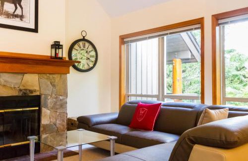 Upper Village House | 49 Painted Cliff