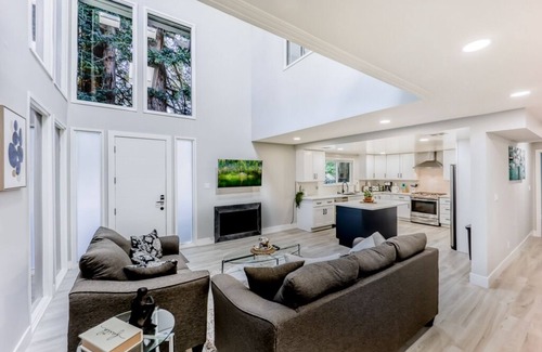 The Willows House | 491-Luxury Home w/AC & Patio near Meta & Stanford