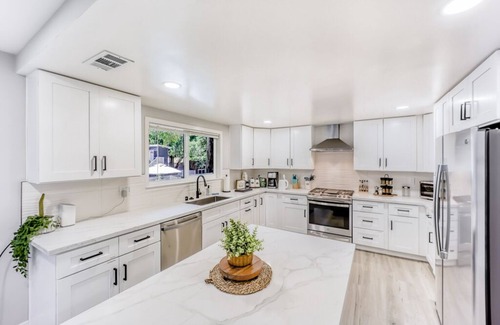 The Willows House | 491-Luxury Home w/AC & Patio near Meta & Stanford