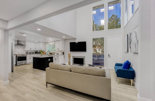 Menlo Park House | 497-Upscale Home w/AC & Patio near Meta & Stanford