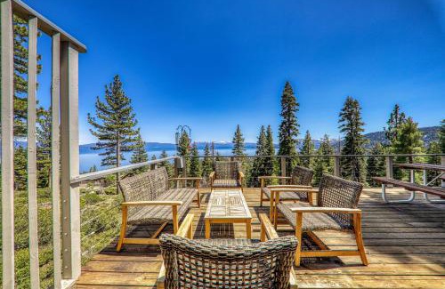 Talmont House | 4BD with Lake Views Near Beach and Slopes