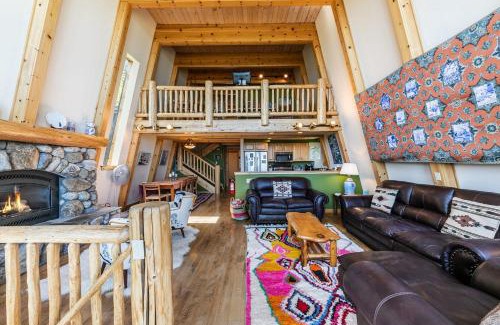 Talmont House | 4BD with Lake Views Near Beach and Slopes