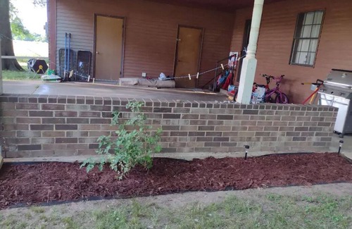 Hartman House | 4bdrm. Quiet and Peaceful. Family & Pet Friendly!