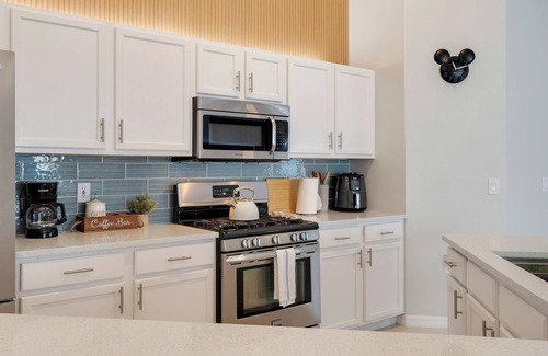 Davenport House | 4BDS House 17 min from Disney with Private Pool & Spa, Game Room