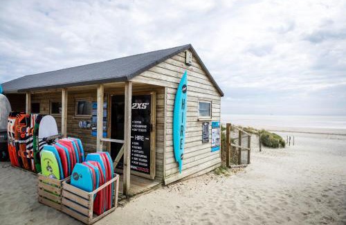 East Wittering House | 4BR Beach House sleeps 10 - 5 mins walk to the Sea