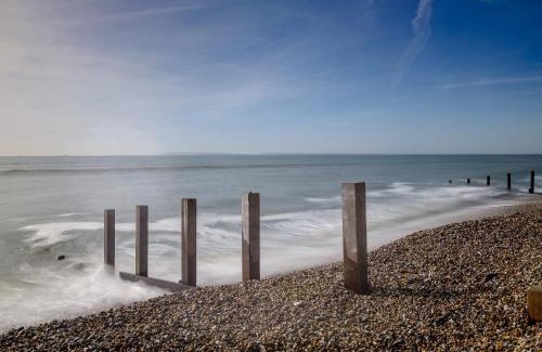 East Wittering House | 4BR Beach House sleeps 10 - 5 mins walk to the Sea