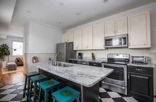 Westside House | 4BR Charleston Single! One Block to King St!