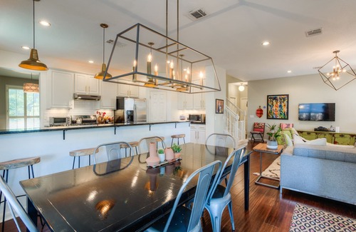 Travis Country House | 4BR Hill Country Home, quiet family friendly neighborhood