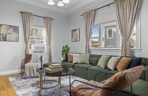 East Somerville House | 4BR Lux House near Harvard/MIT + Free Parking + BBQ + Fire Pit