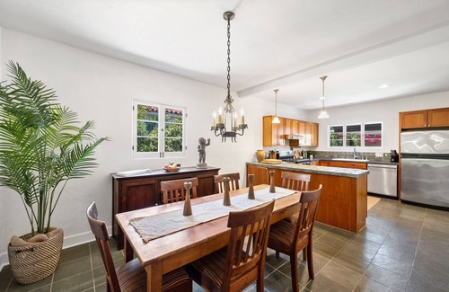 Mid-Wilshire House | 4BR Secluded Spanish Oasis in the Heart of Los Angeles