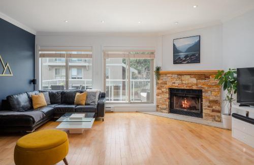 Blueberry Hill House | 4BR Townhome with Garage & Mountain Views by Harmony Whistler