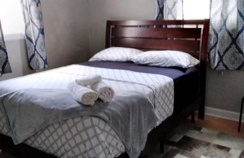 West Park House | 4BR Tropical Paradise Pool Golf Resort