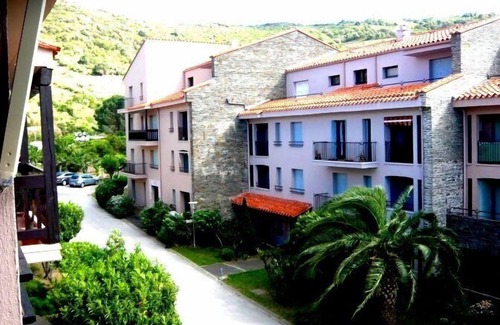 Collioure Apartment | 4PA109 - Apartment with swimming pool and parking