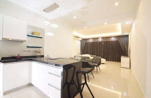 Kuala Lumpur Apartment | 4R3B Ultra Modern The Elements Condo Ampang hosted by TJ's Speakeasy