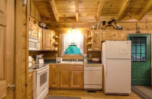 Gatlinburg - Pigeon Forge House | 4WD/AWD Adventure For 2 - Private Setting Near Great Smoky Mtns National Park