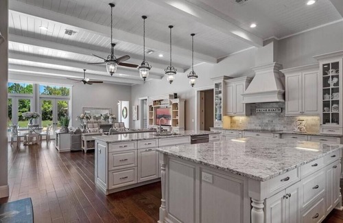 Sanford Villa | 5 Acre Estate Modern Farmhouse