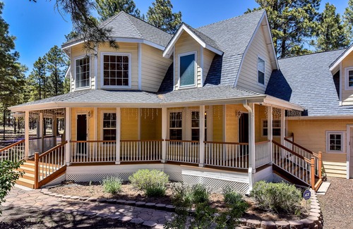 Flagstaff House | 5 Acre Hidden Getaway, Completely Fenced