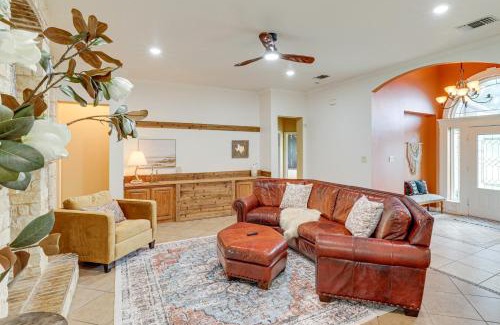 Crowley House | 5 Acres! Countryside Getaway Outside Fort Worth