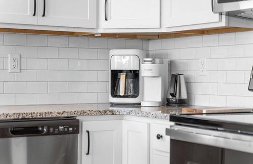 Kimberling City House | 5 Bd | 7 Bth | Private Indoor Pool | Hot Tub | Ping Pong | Foosball | Firepit