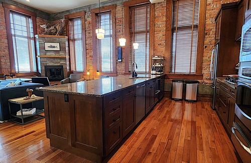 Historic Downtown Fernie Condo | 5 BDR | Style, Luxury & Comfort | Ideal Location