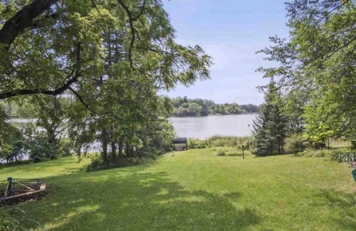 Pardeeville House | 5 bdrm/sleeps12 Lakeside Getaway