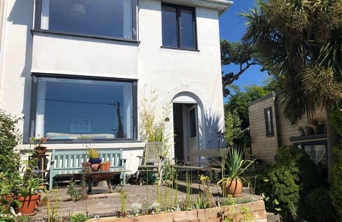 Kingsbridge House | 5 Bed House - Sleeps 15 - Pets - Garden - Parking