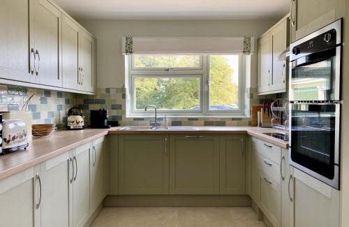 Ipswich House | 5 Bed in Washbrook oc-m33105