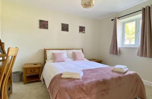 Ipswich House | 5 Bed in Washbrook oc-m33105