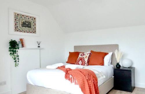 Hanger Hill House | 5 Bed Luxury London Home