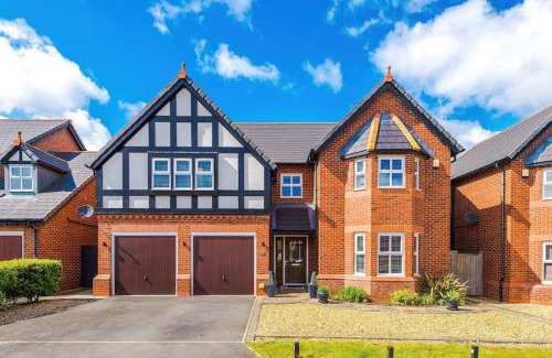 Chester House | 5 bed Luxury Retreat with Spacious Living Spaces