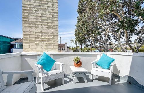 West Newport House | 5 Bedroom 4 Bath Duplex with Parking on 46th St!