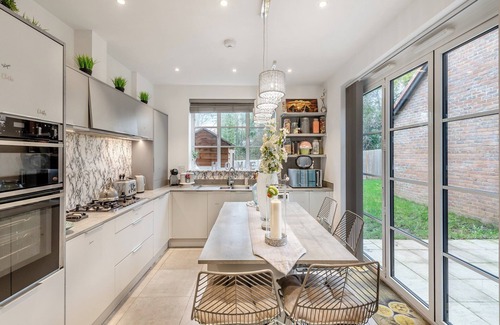Canterbury Cottage | 5 bedroom accommodation in Canterbury