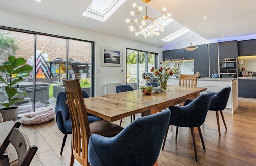Hove Cottage | 5 bedroom accommodation in Hove