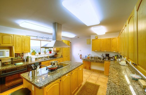 Buckingham House | 5 Bedroom Hilltop Villa with Magnificent Views